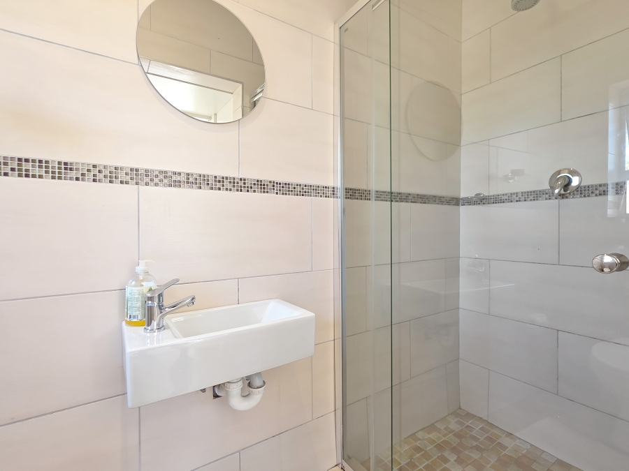 2 Bedroom Property for Sale in Belle Constantia Western Cape